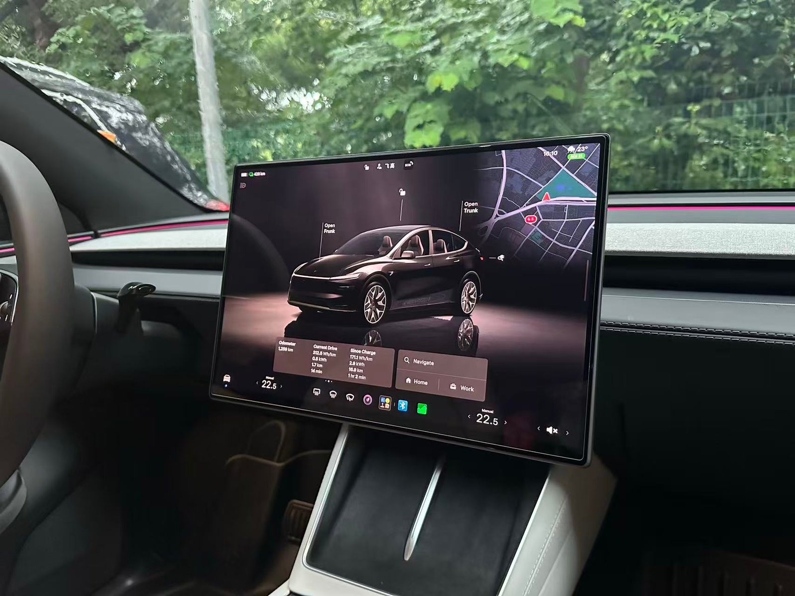 Autolind screen protector installed during follow-up adhesive and fitment testing.