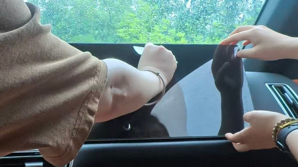 Removing bubbles during EV screen protector installation